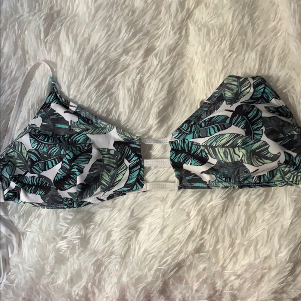 Leaf printed bikini top